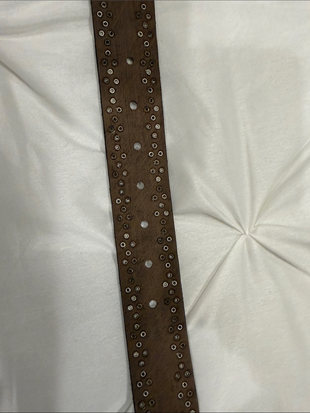 VANZETTI White Studded Leather Belt with Silver Buckle SZ 80 - Picture 4 of 6